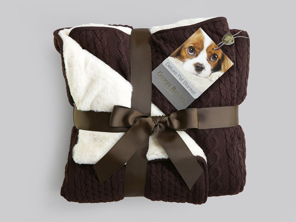 A dog's outlet life pet throw